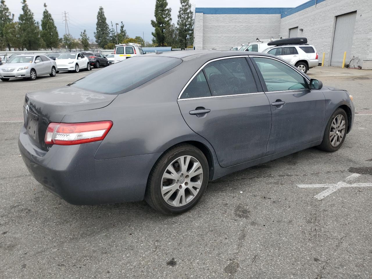 2010 Toyota Camry - Image 3