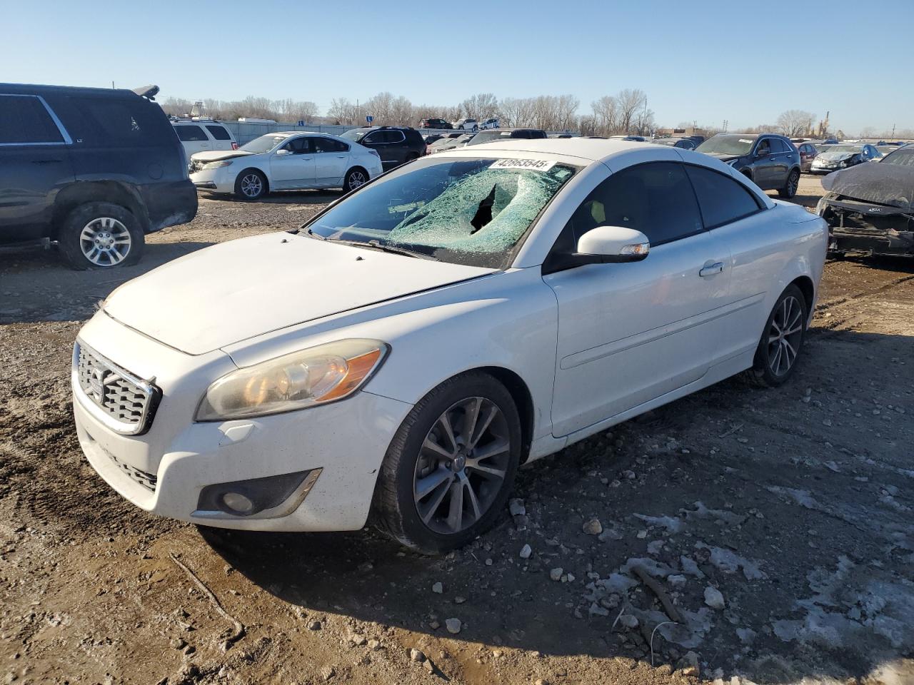 2013 Volvo C70 T5 for Sale in Kansas City, KS - Front End