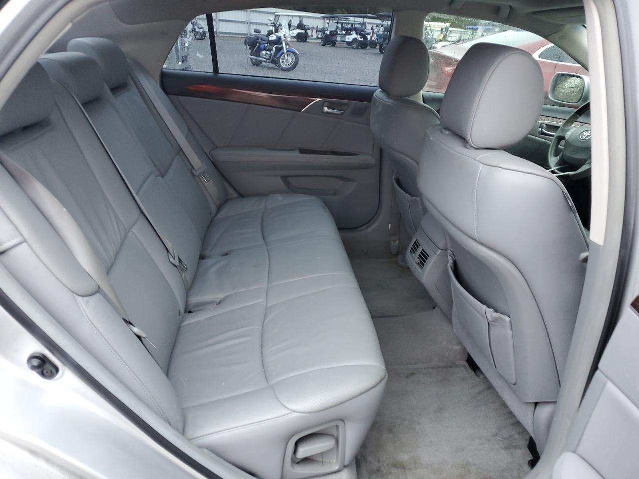 2008 Toyota Avalon - Image 10