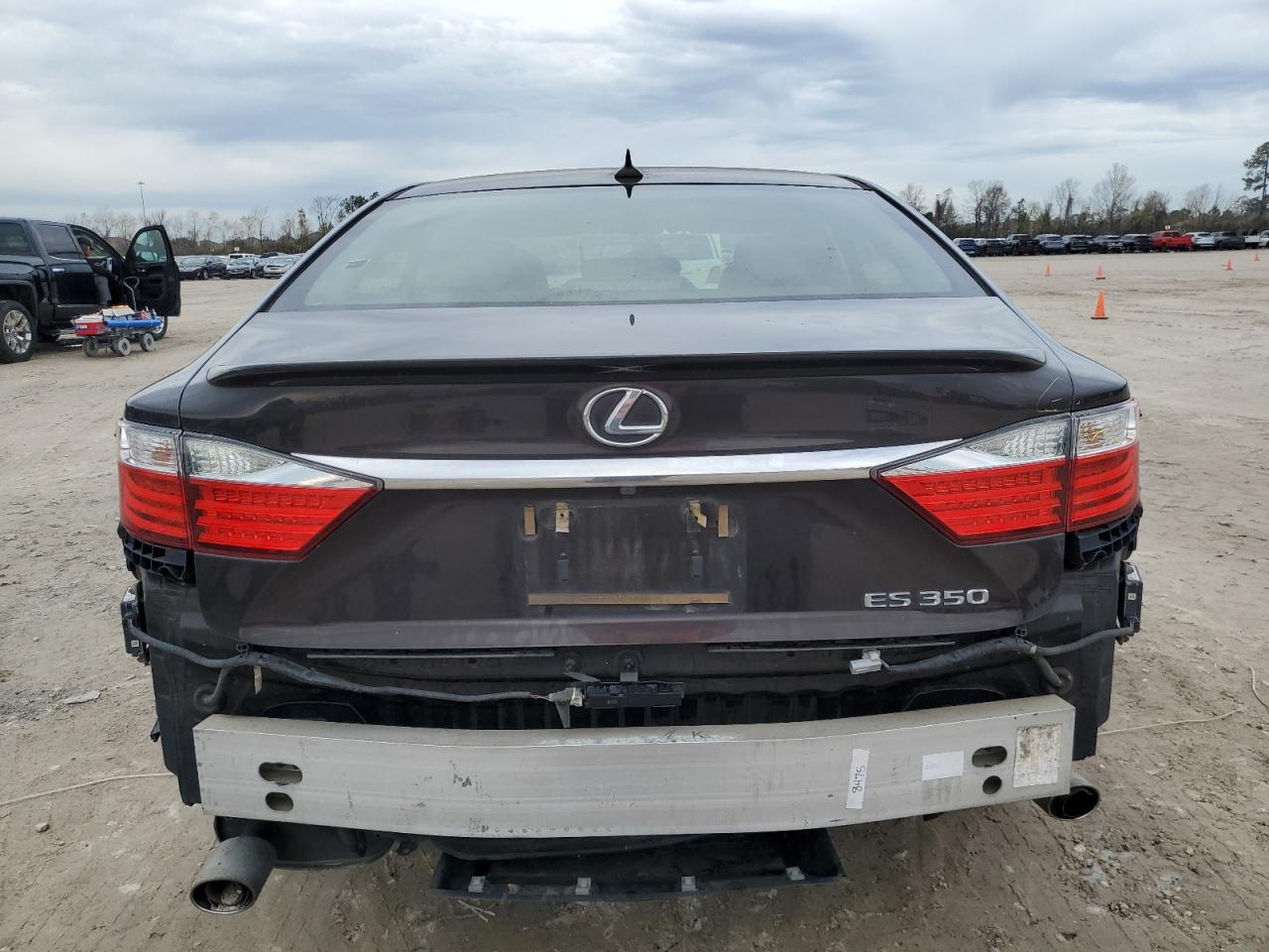 2014 Lexus ES - Image 6