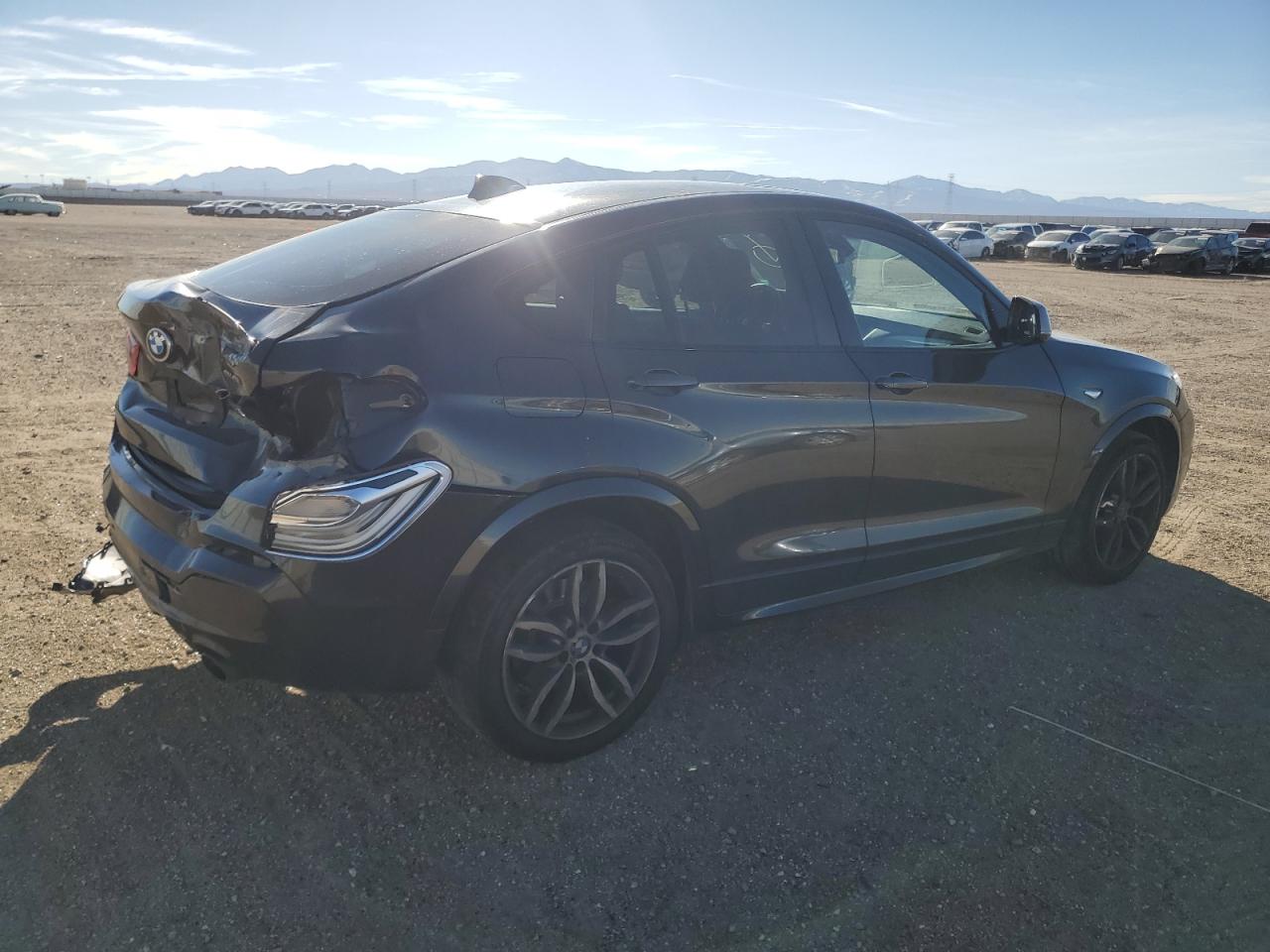 VIN 5UXXW7C53J0W63995 2018 BMW X4 no.3