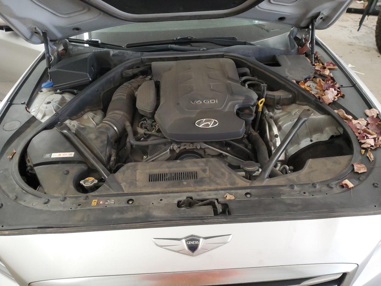 2015 Hyundai Genesis - Image 11