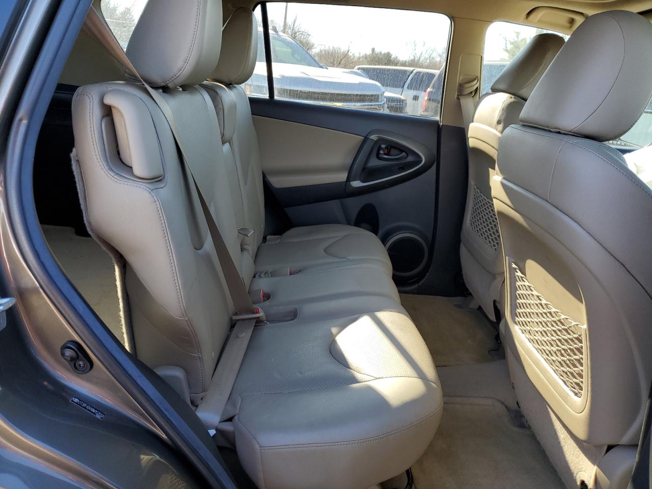 2011 Toyota RAV 4 - Image 11