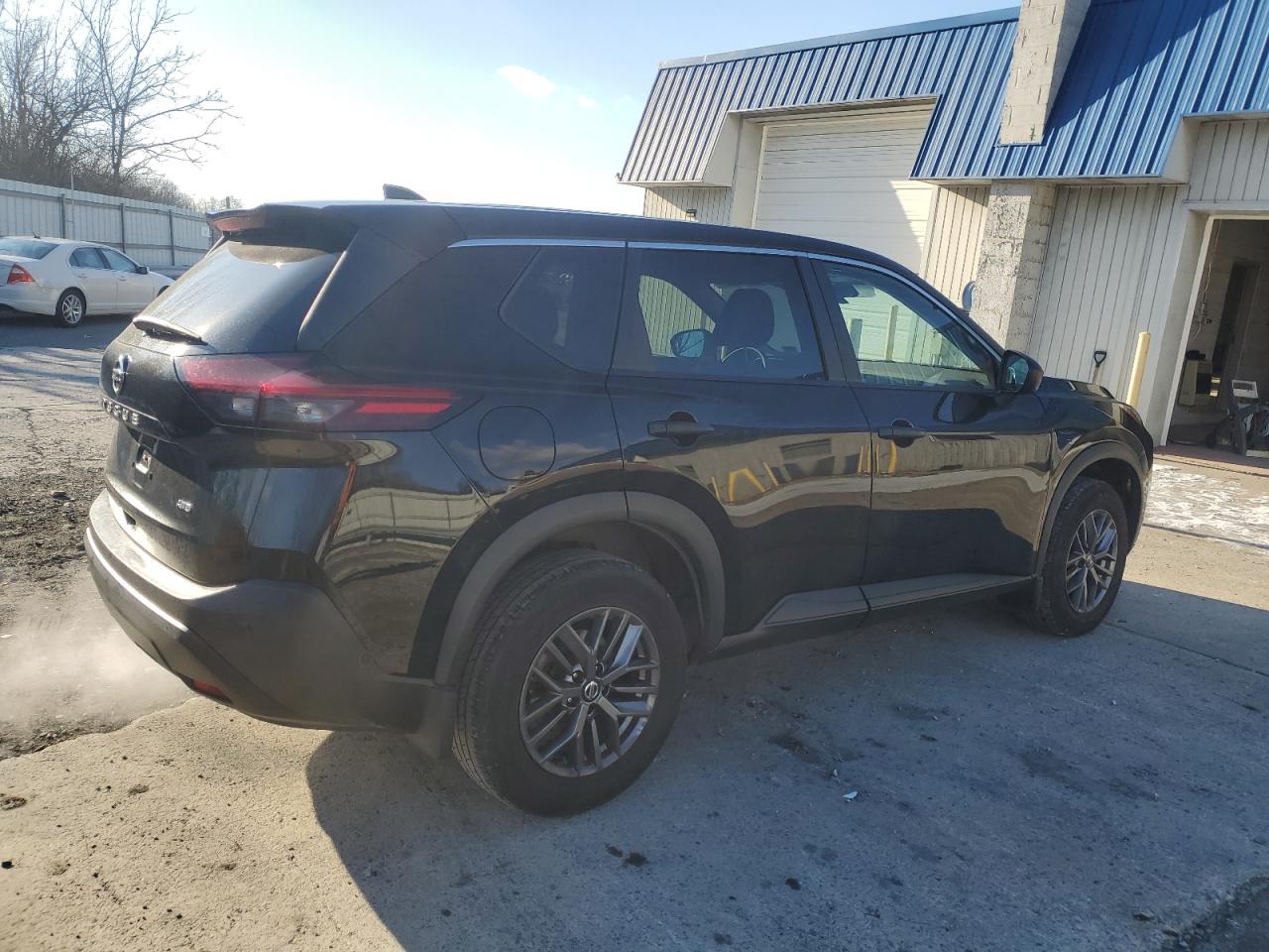 2021 Nissan Rogue - Image 3