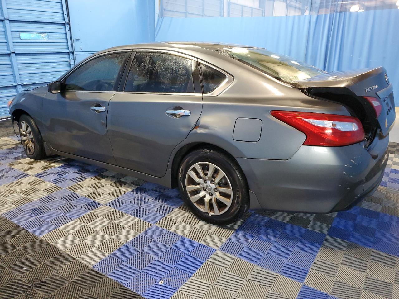 2017 Nissan Altima - Image 2