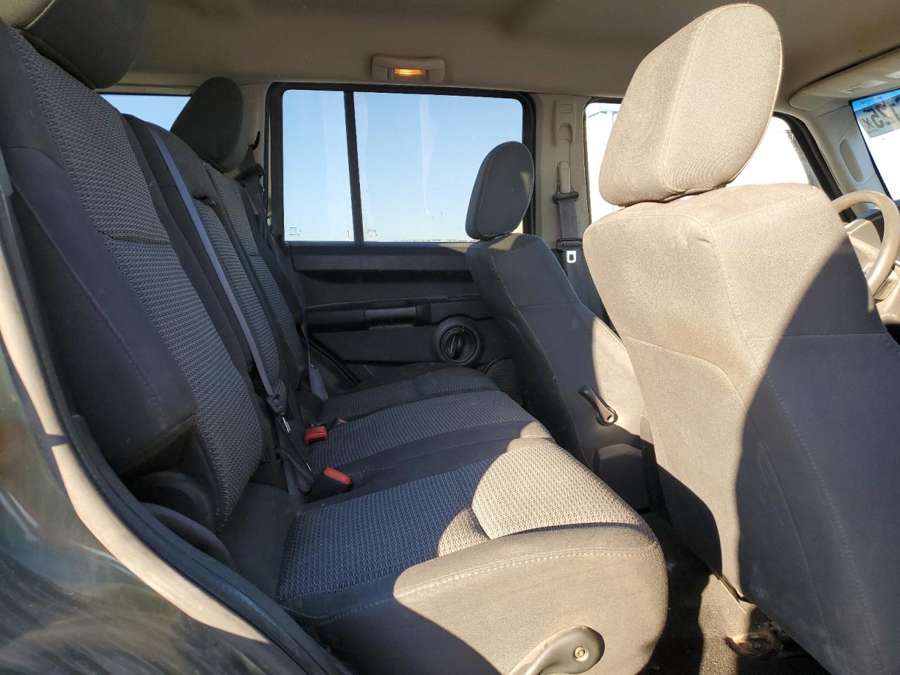 2008 Jeep Commander - Image 11