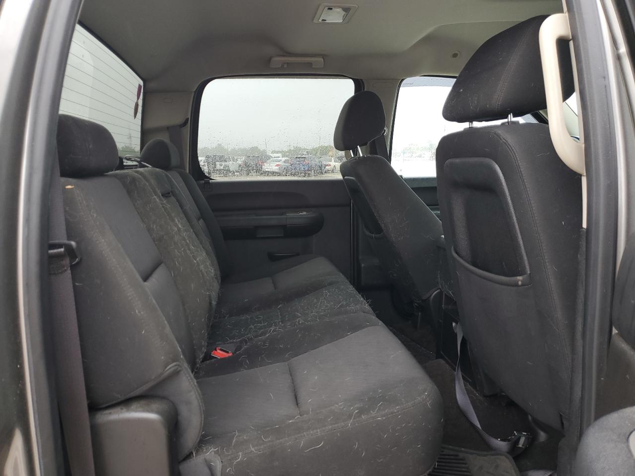 2014 Chevrolet Silverado - Image 10