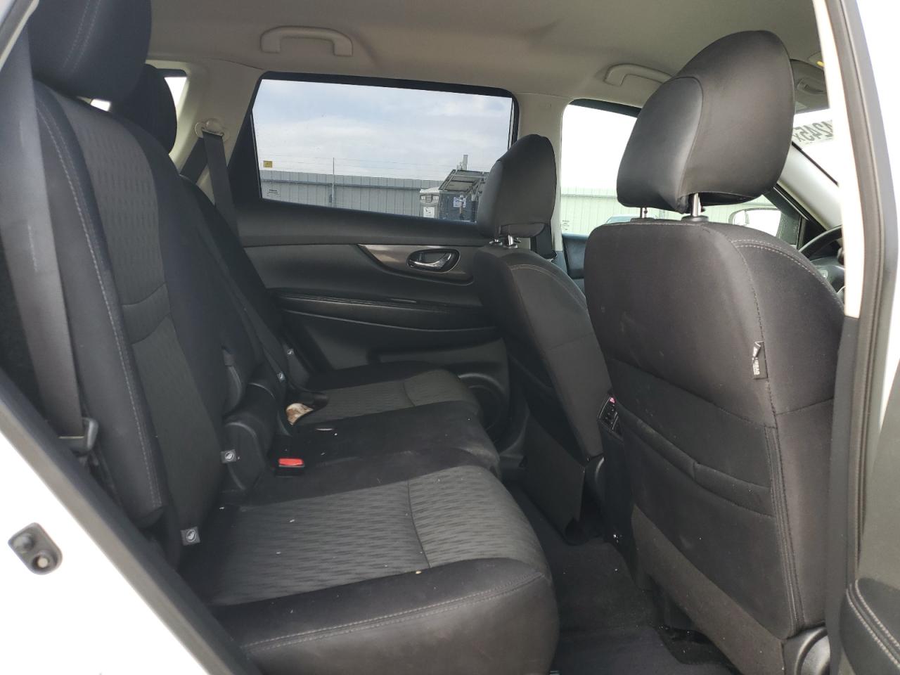 2019 Nissan Rogue - Image 11