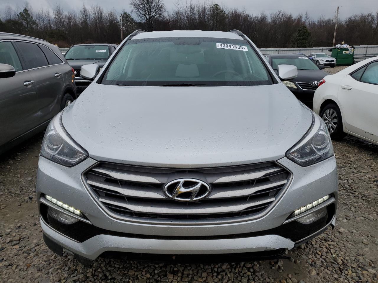 2017 Hyundai Santa Fe - Image 5