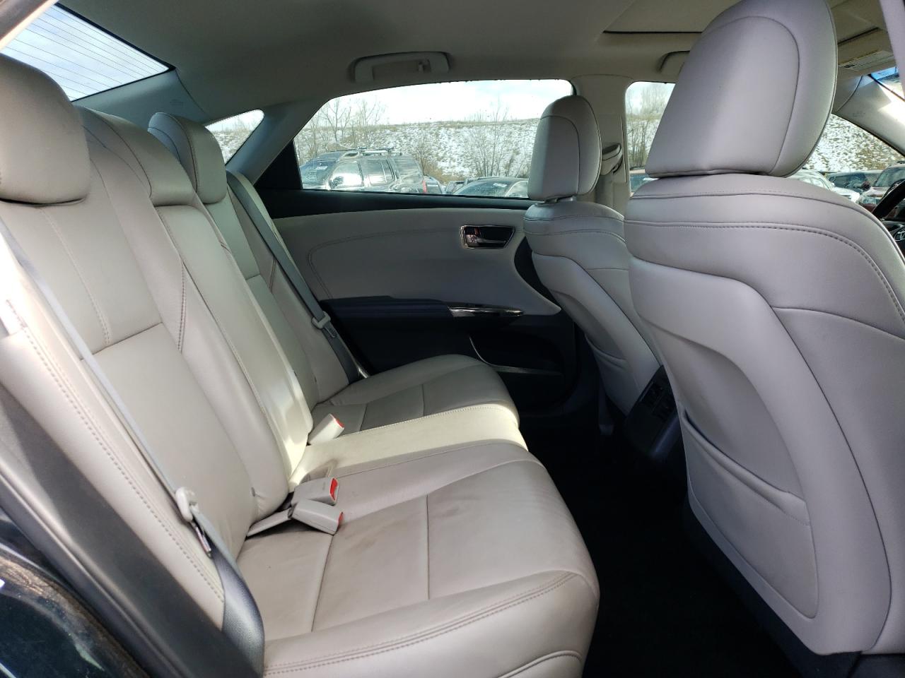 2015 Toyota Avalon - Image 10