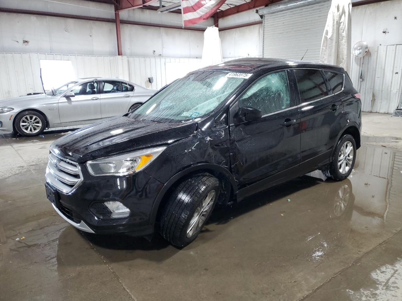 VIN 1FMCU9GD6HUD99477 2017 FORD ESCAPE no.1