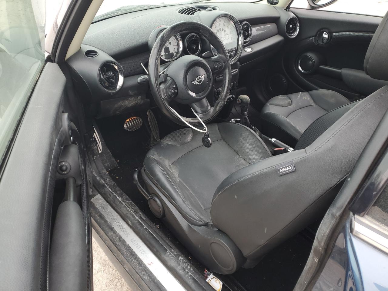 2011 MINI Cooper - Image 8