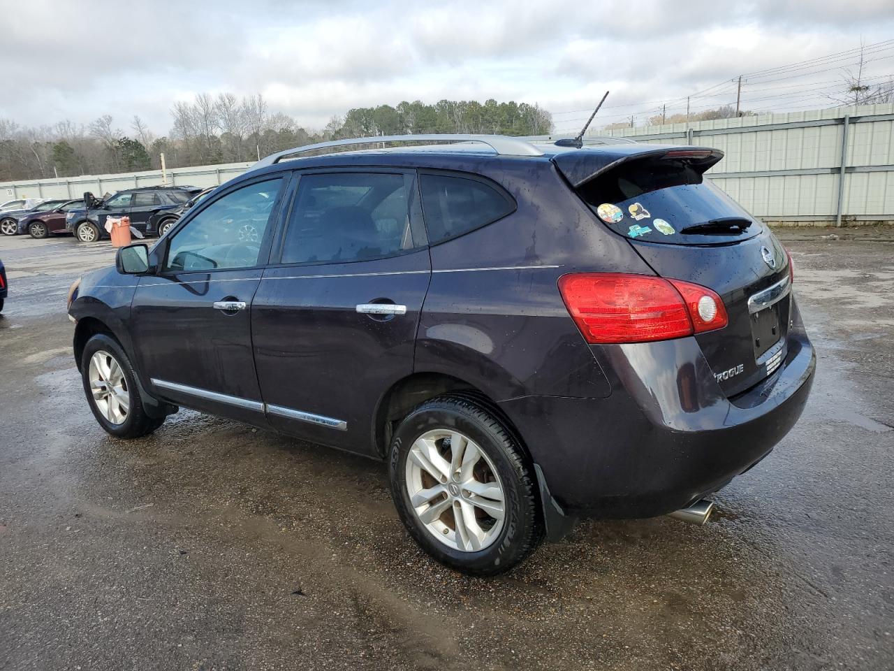2012 Nissan Rogue - Image 2