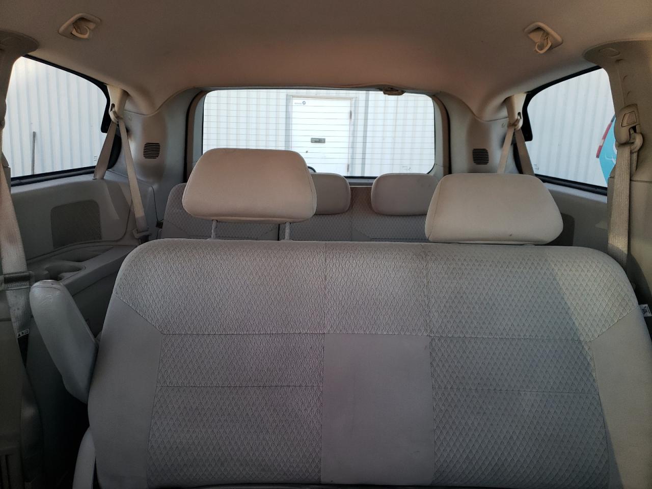 2008 Chrysler Town & Country - Image 10