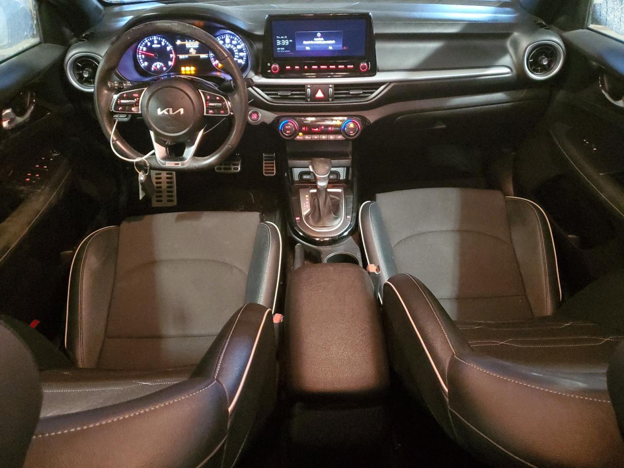2023 Kia Forte - Image 8