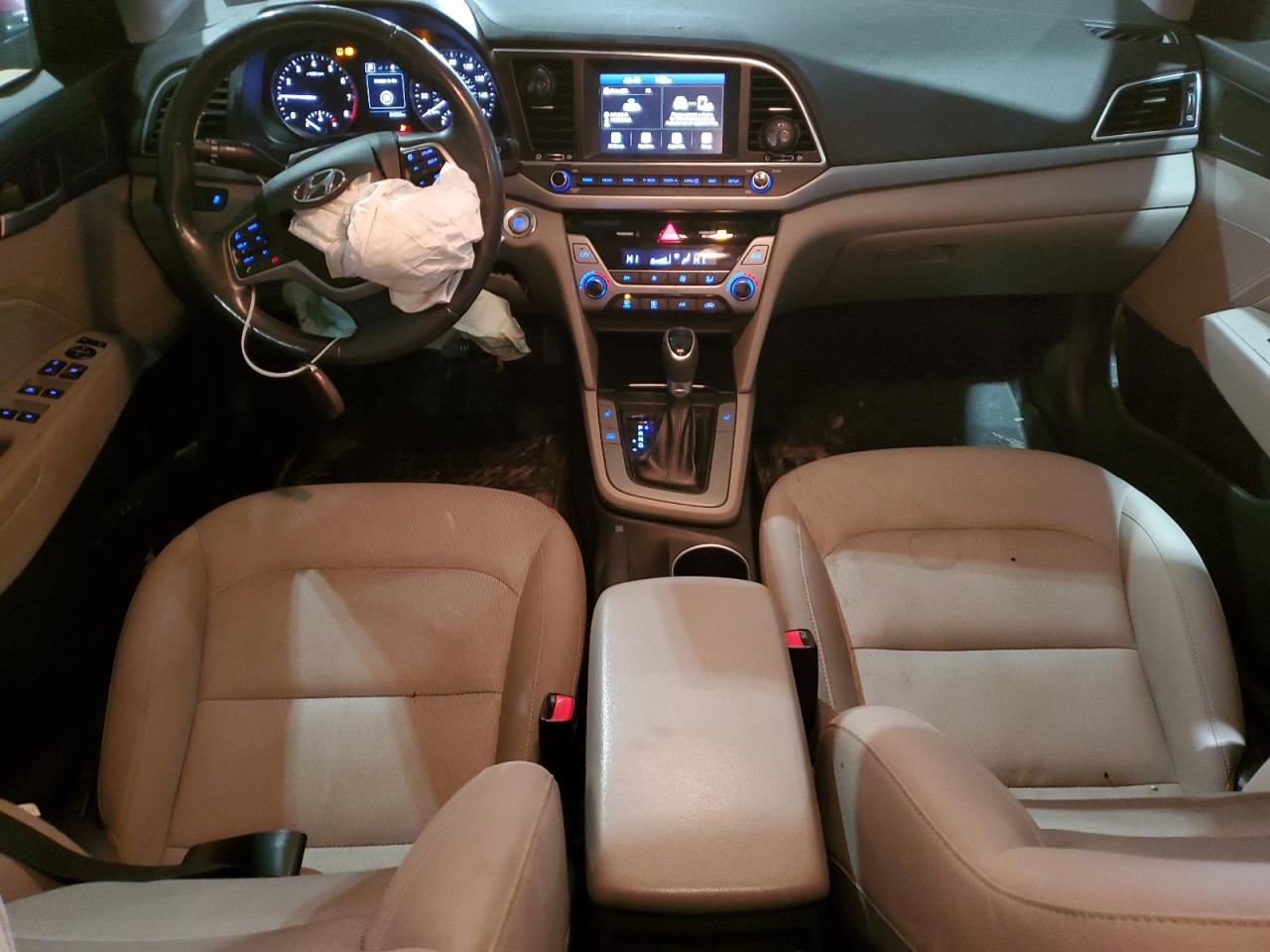 2018 Hyundai Elantra - Image 8