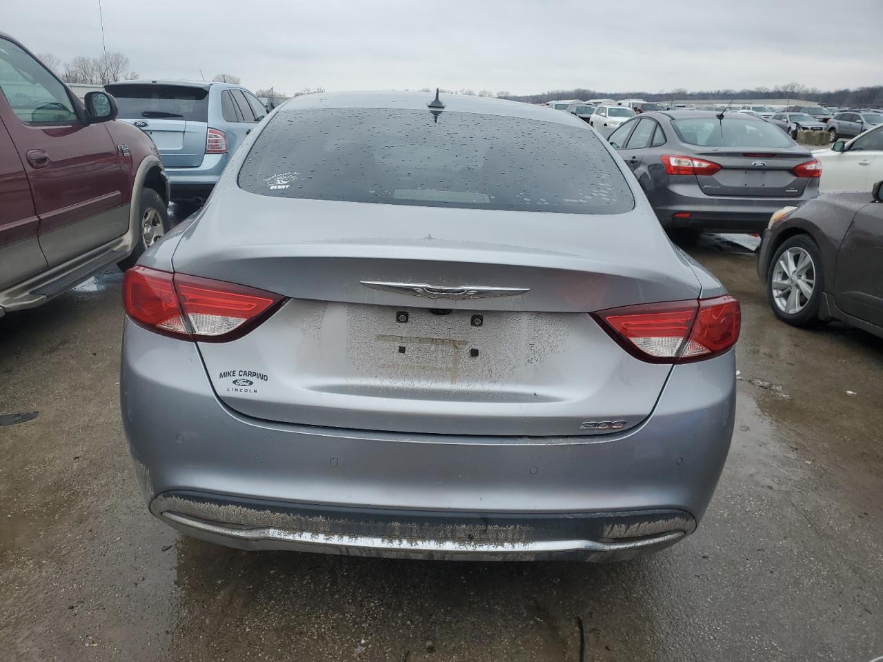 2015 Chrysler 200 - Image 6