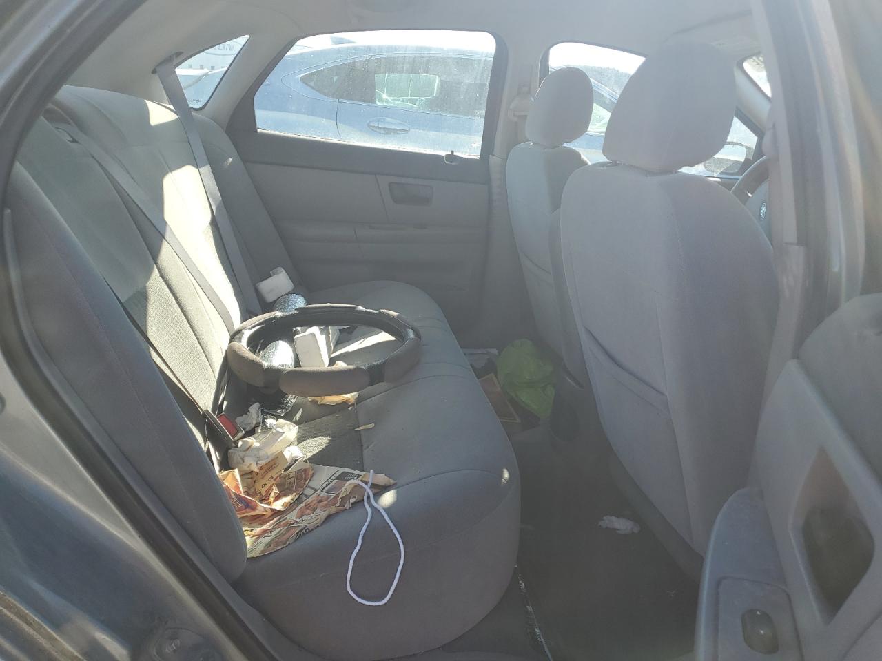 2006 Ford Taurus - Image 10