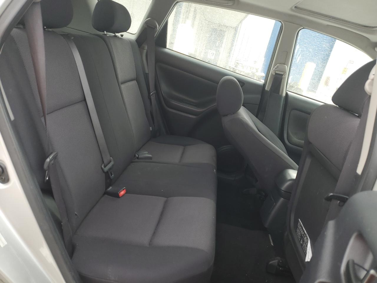 2004 Pontiac Vibe - Image 11