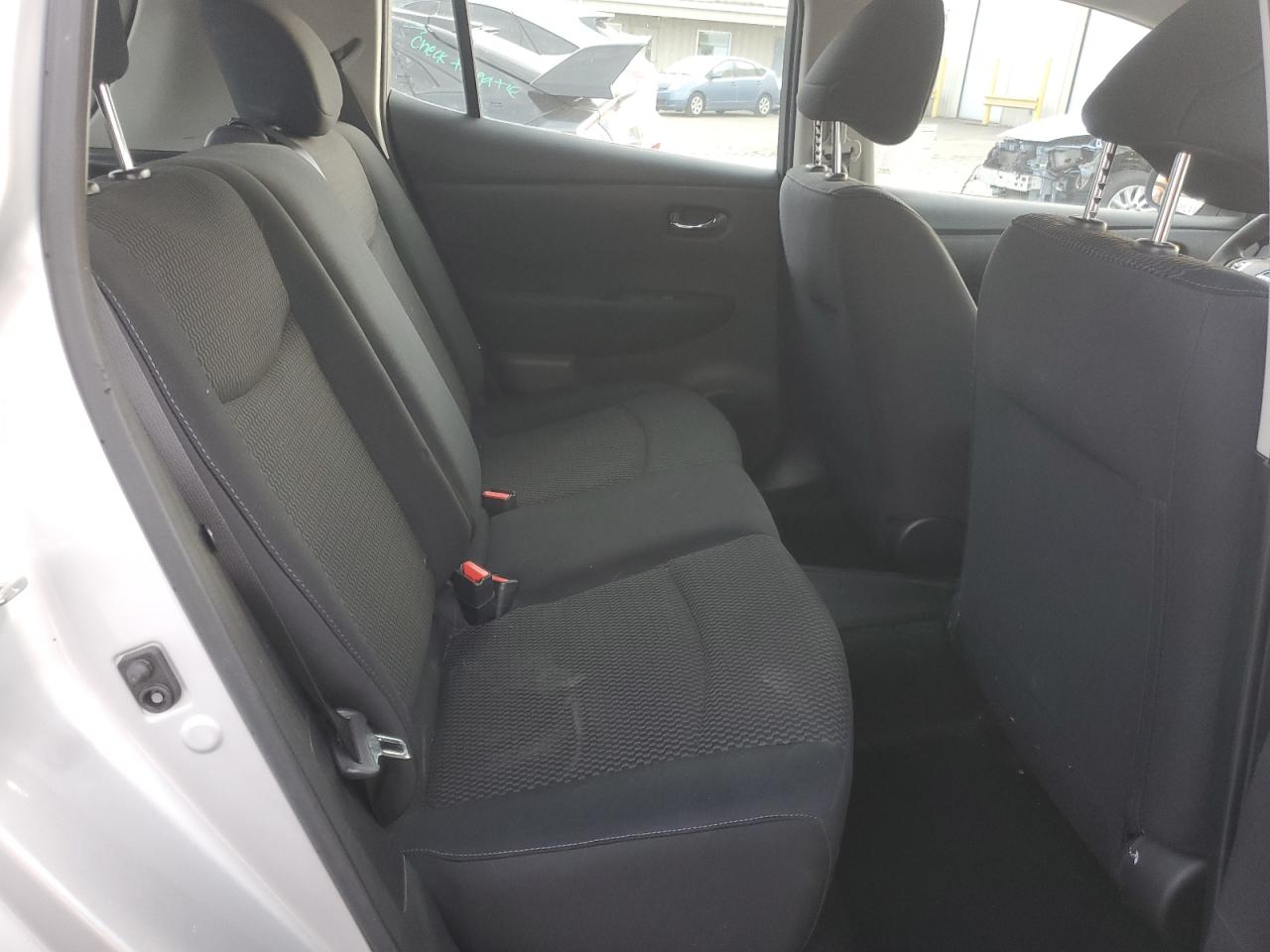 2017 Nissan Leaf - Image 10