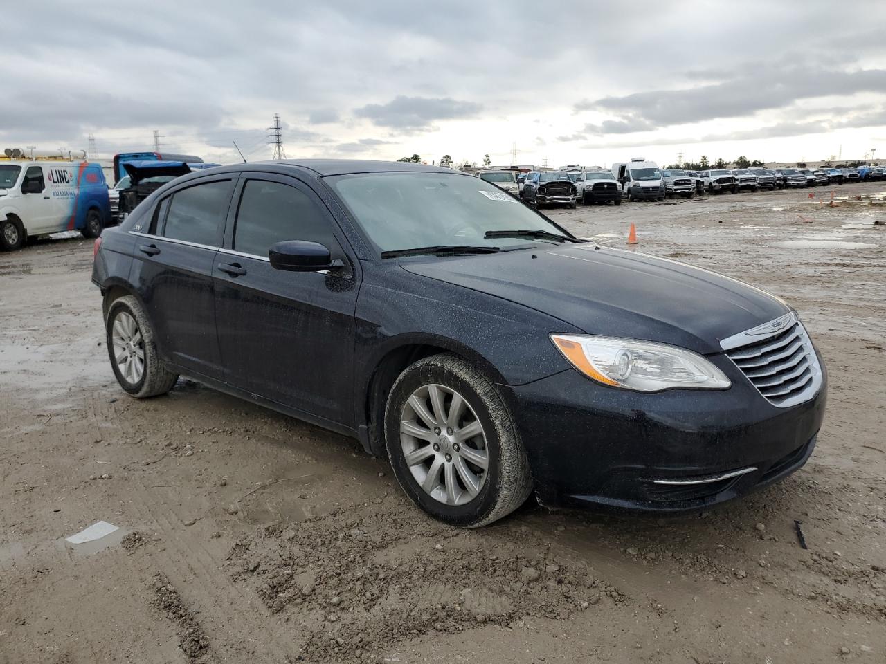 2011 Chrysler 200 - Image 4