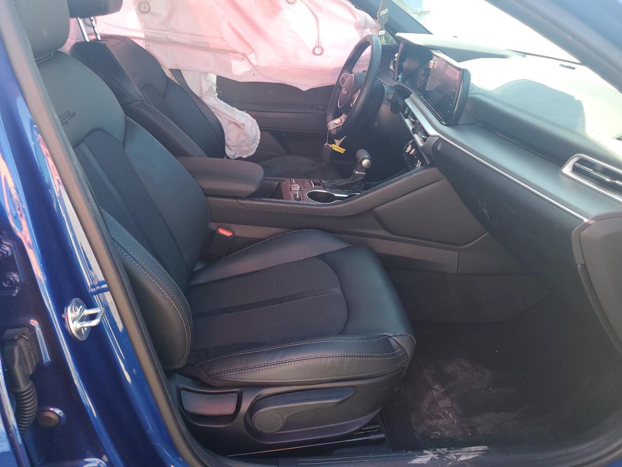 2024 Kia K5 - Image 7