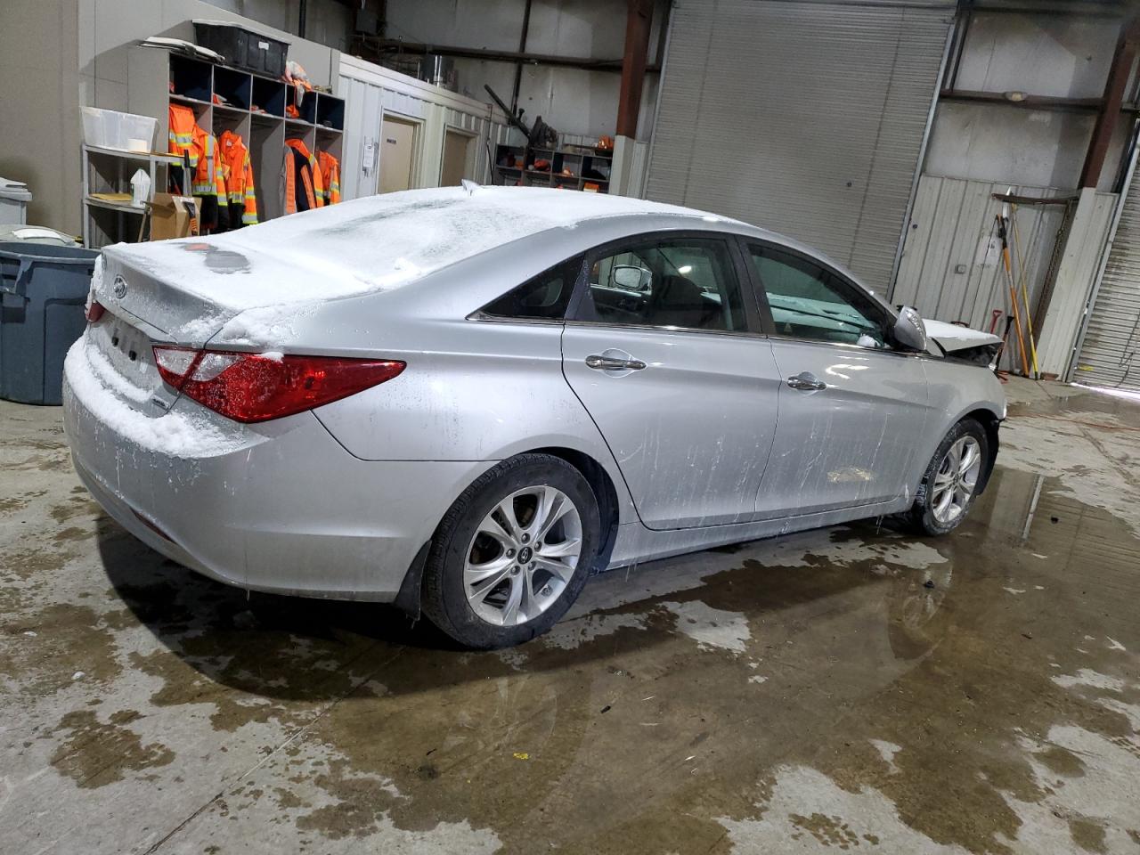 2013 Hyundai Sonata - Image 3
