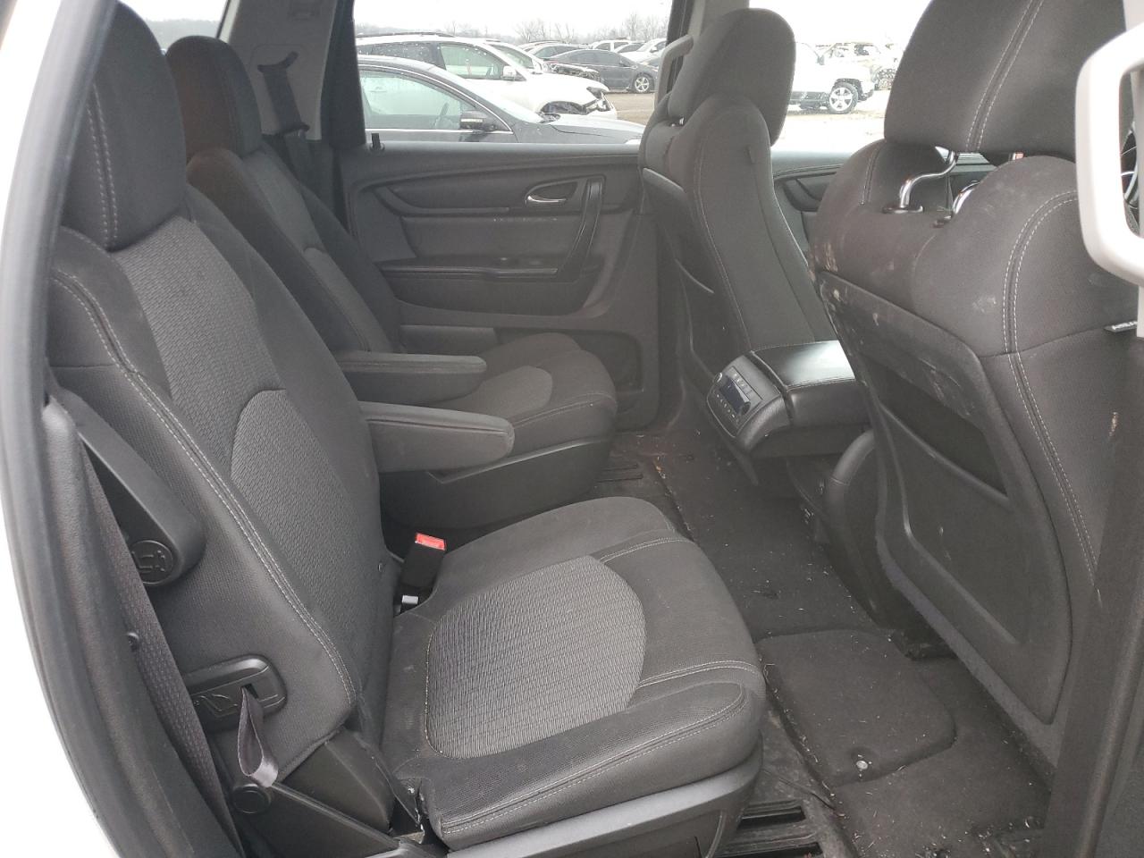 2015 Chevrolet Traverse - Image 11