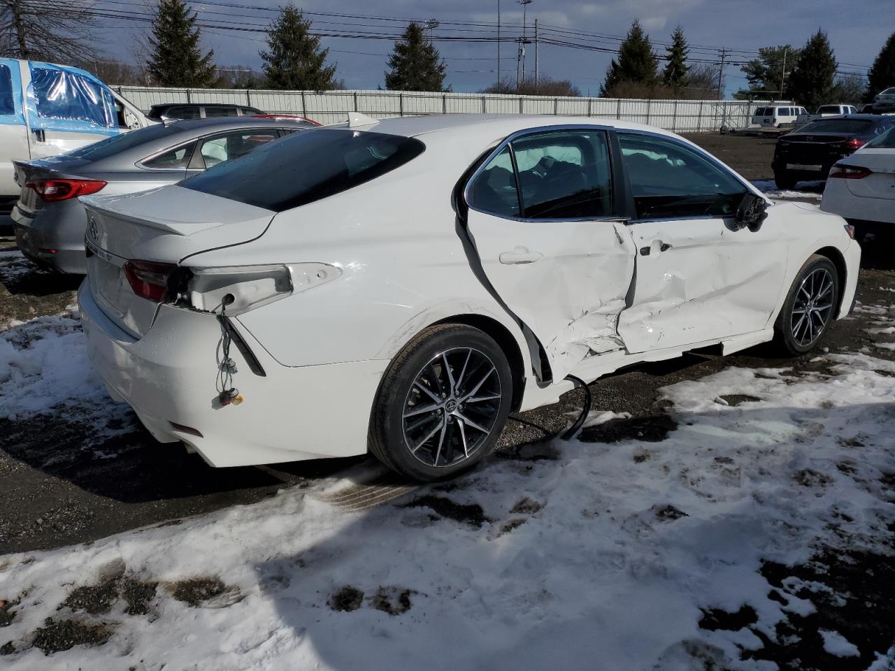 2021 Toyota Camry - Image 3