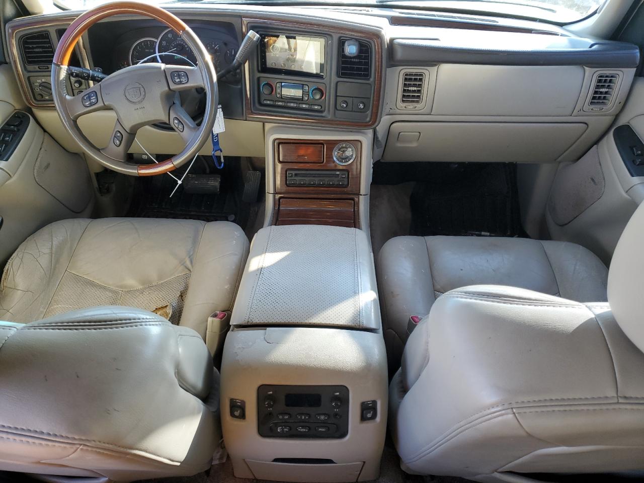 2003 Cadillac Escalade - Image 8