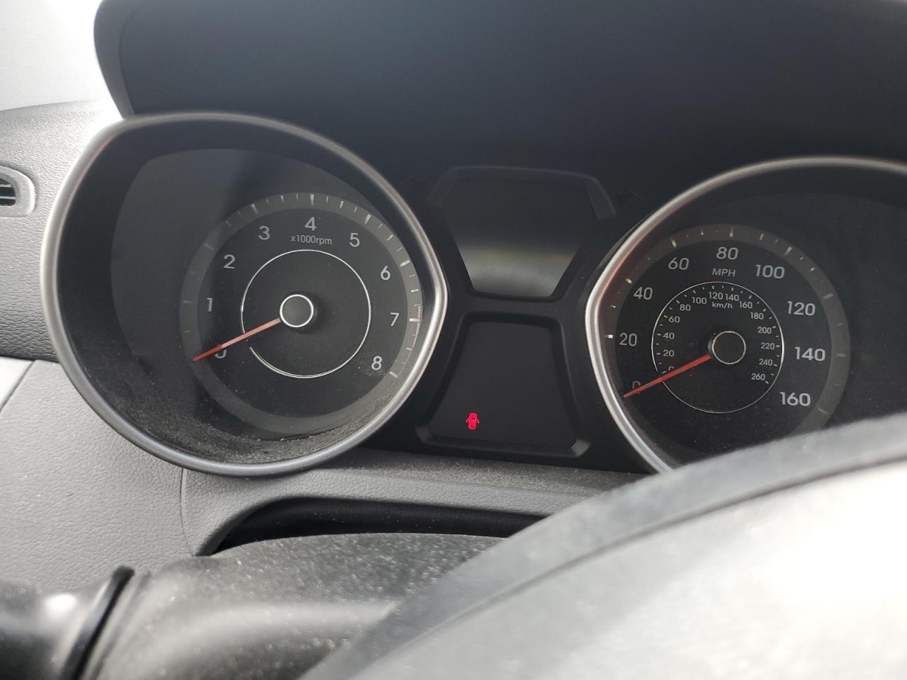 2016 Hyundai Elantra - Image 9