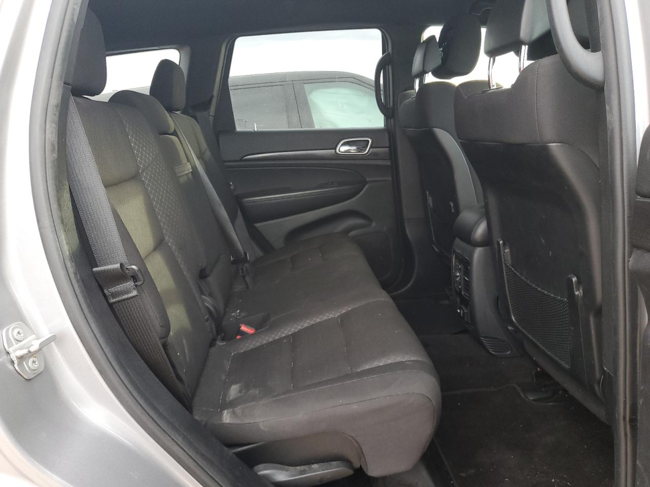 2018 Jeep Grand Cherokee - Image 11
