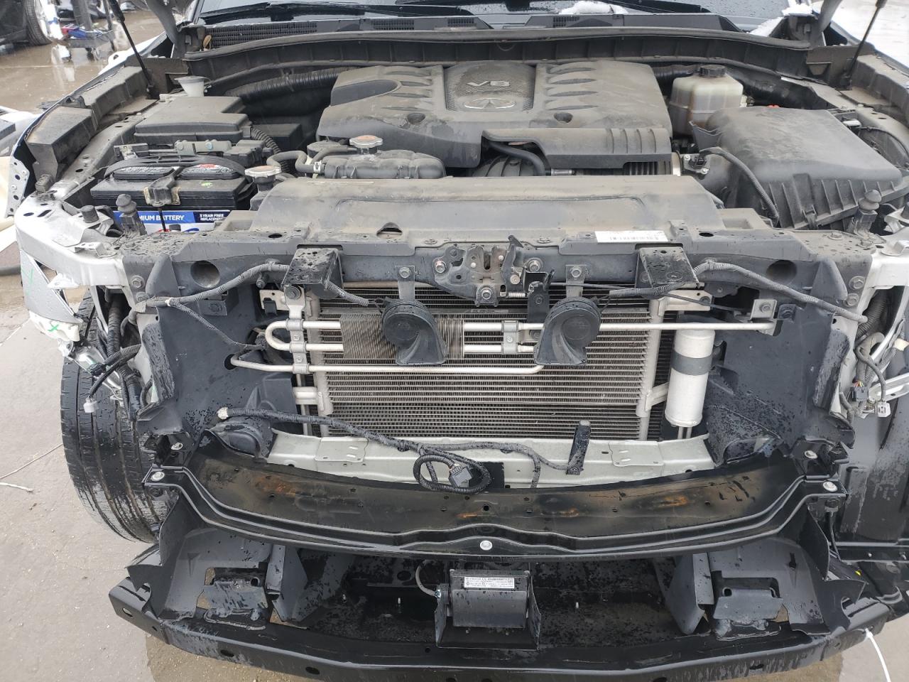 2016 Infiniti QX80 - Image 12