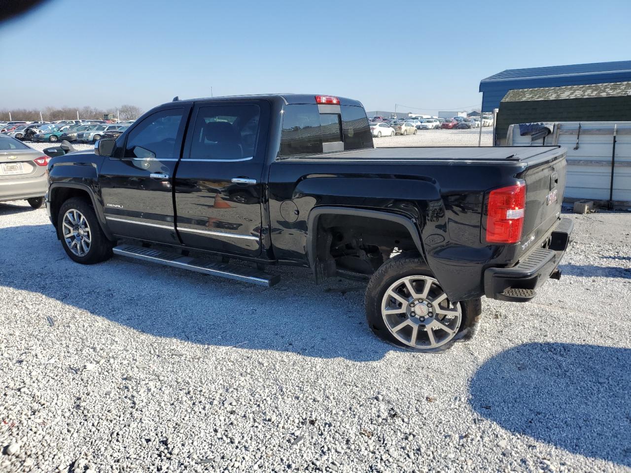 2015 GMC Sierra - Image 2