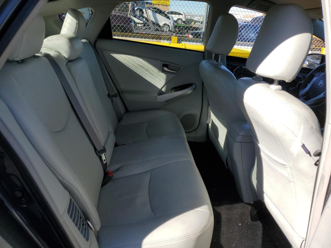 2012 Toyota Prius - Image 11