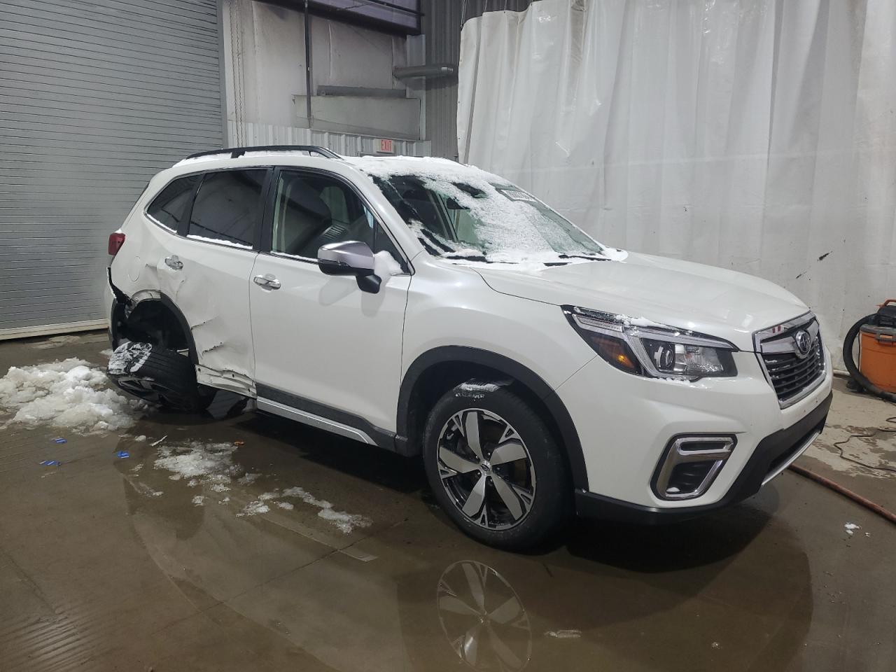 VIN JF2SKAWC3KH572762 2019 SUBARU FORESTER no.4