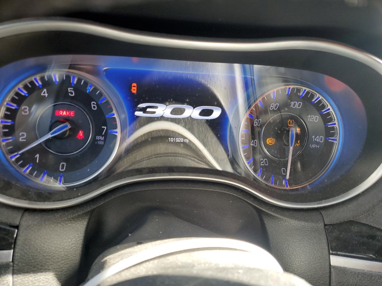 2021 Chrysler 300 - Image 9