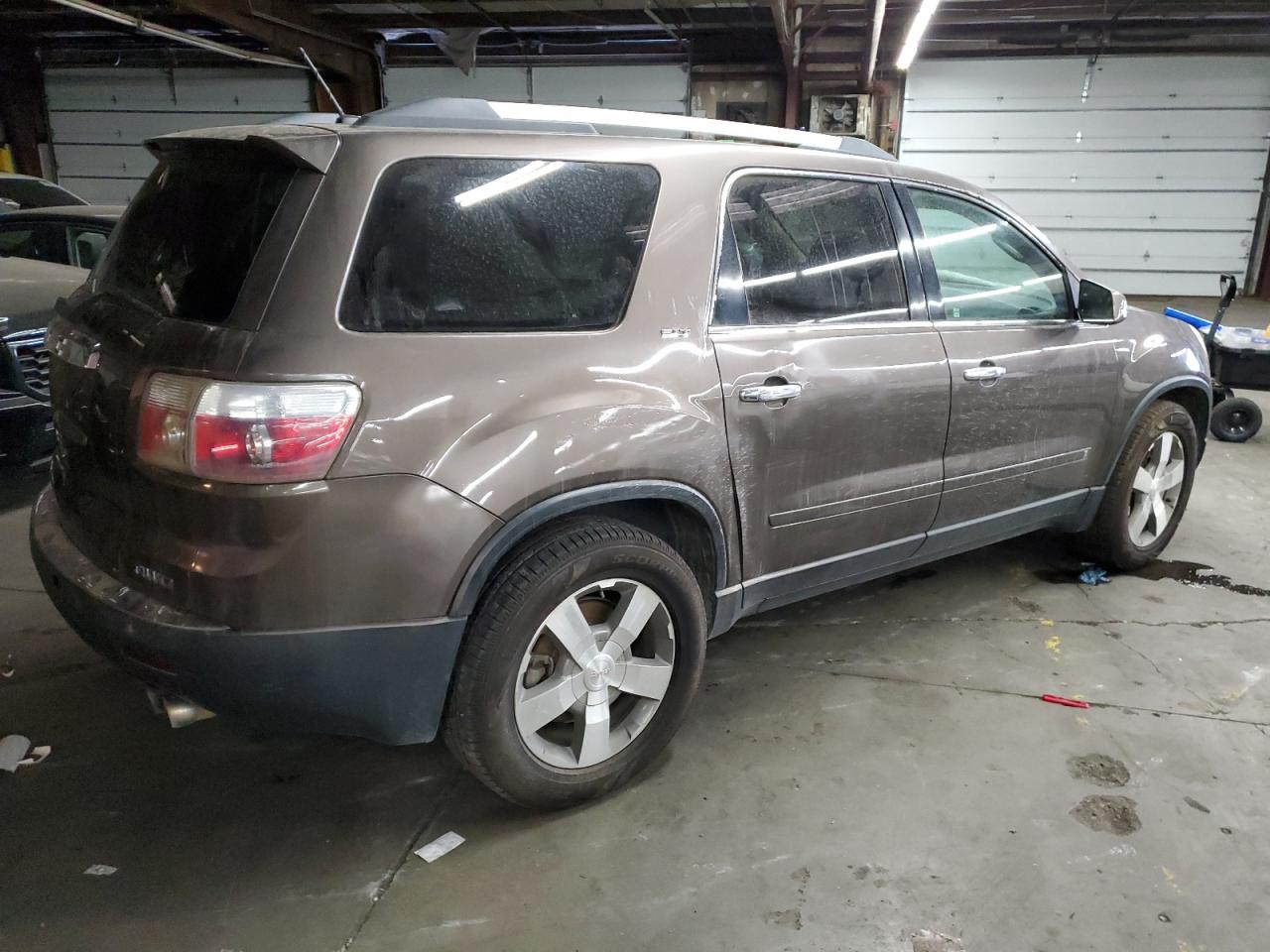 2010 GMC Acadia - Image 3