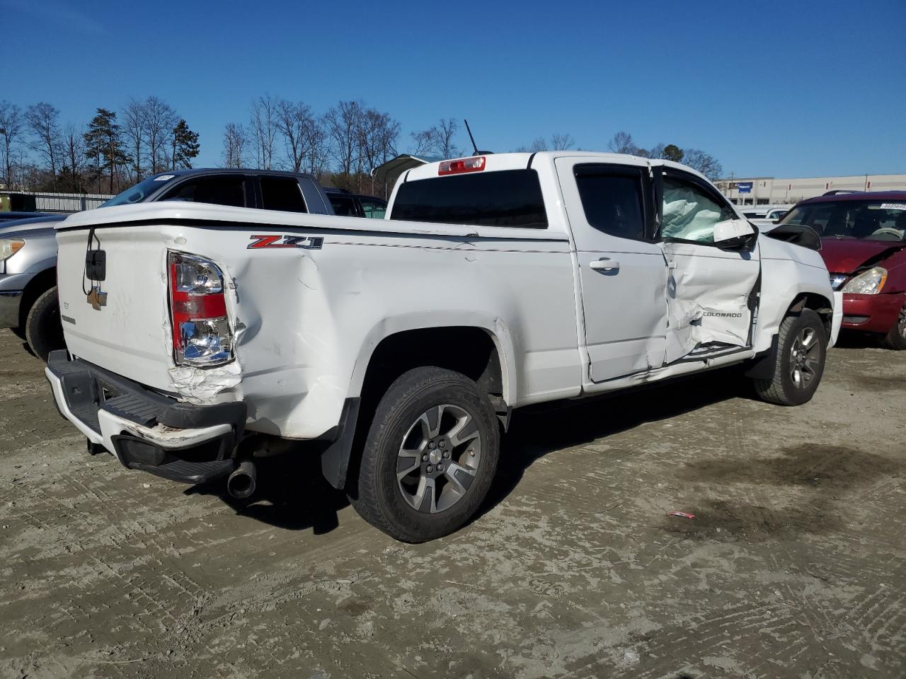 2015 Chevrolet Colorado - Image 3