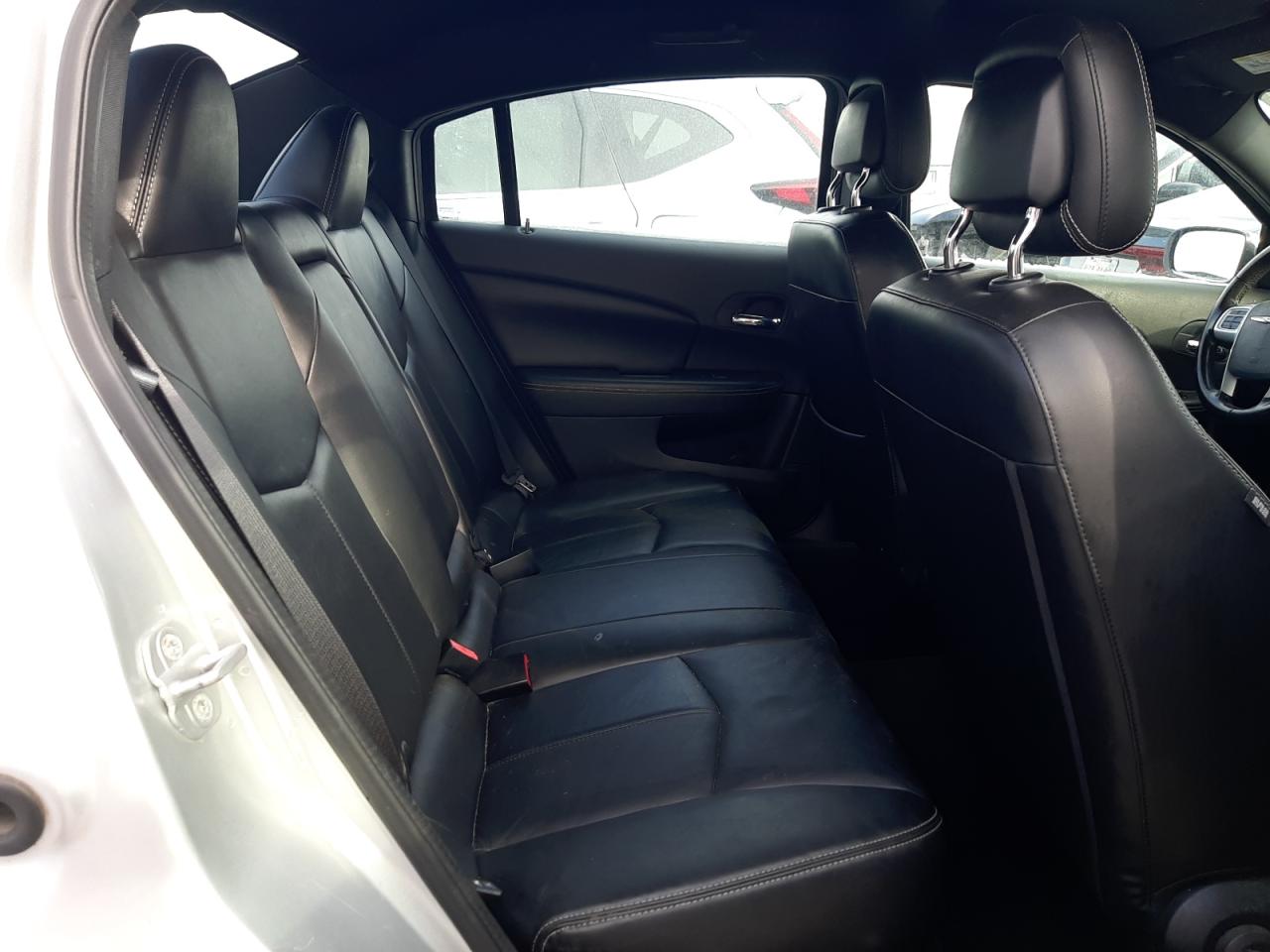 2011 Chrysler 200 - Image 10