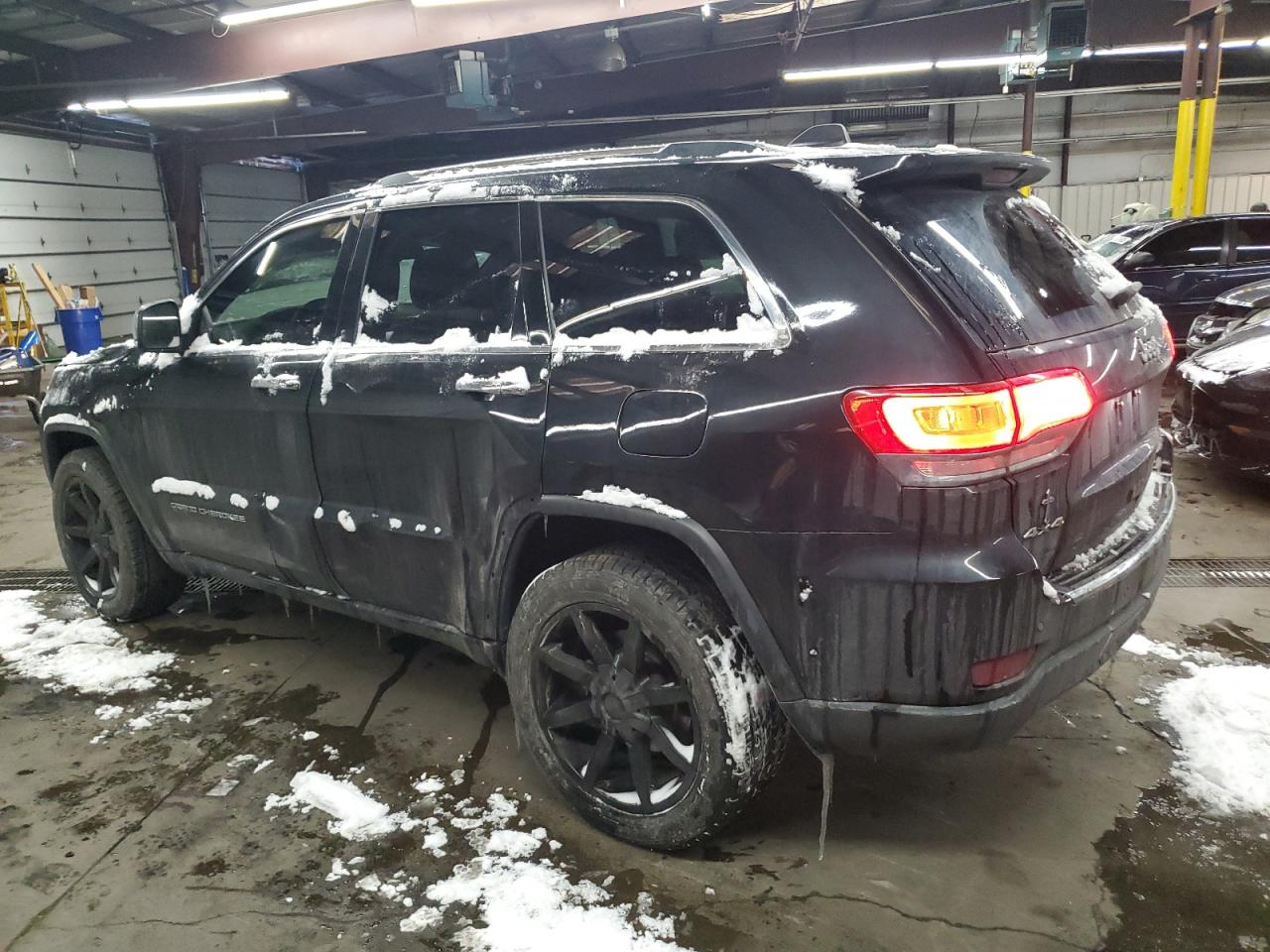 2016 Jeep Grand Cherokee - Image 2