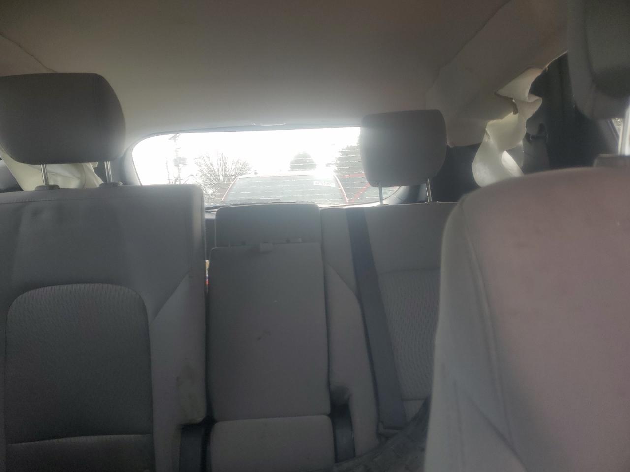 2016 Hyundai Santa Fe - Image 10