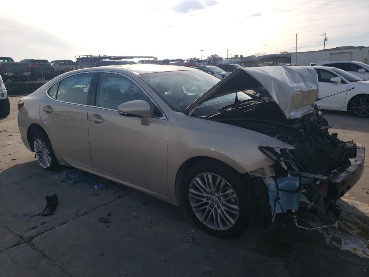 2016 Lexus ES - Image 4
