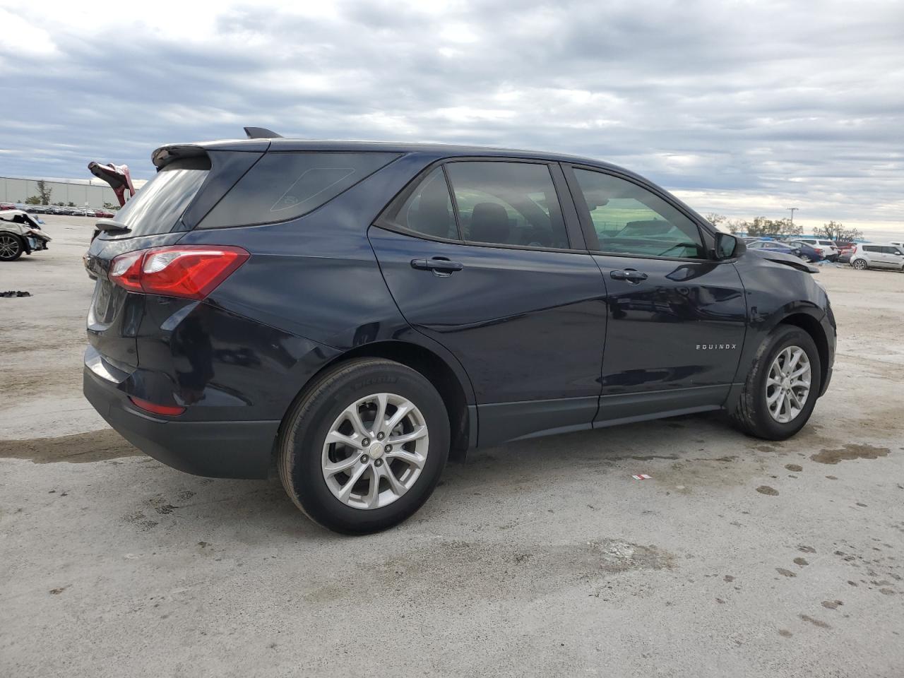 2020 Chevrolet Equinox - Image 3