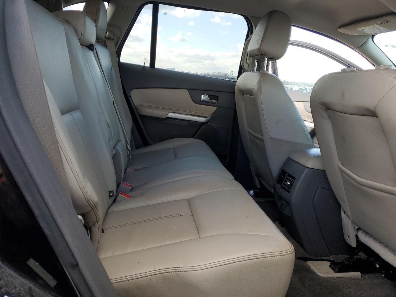 2014 Ford Edge - Image 11