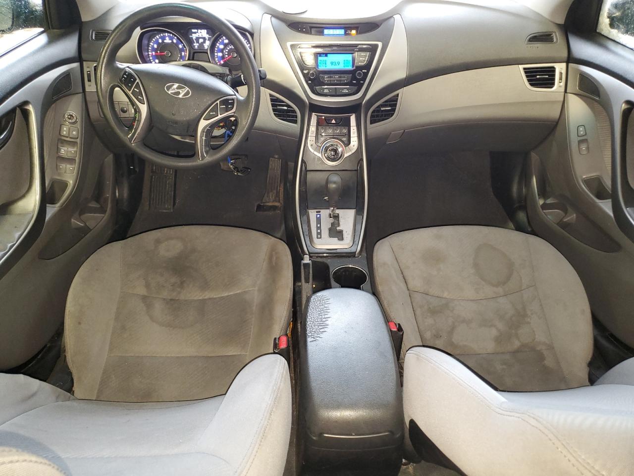 2013 Hyundai Elantra - Image 8