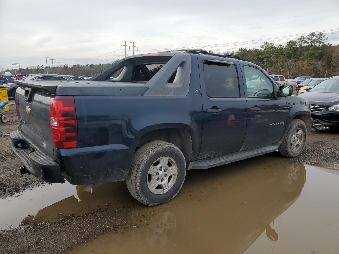 2007 Chevrolet Avalanche - Image 3