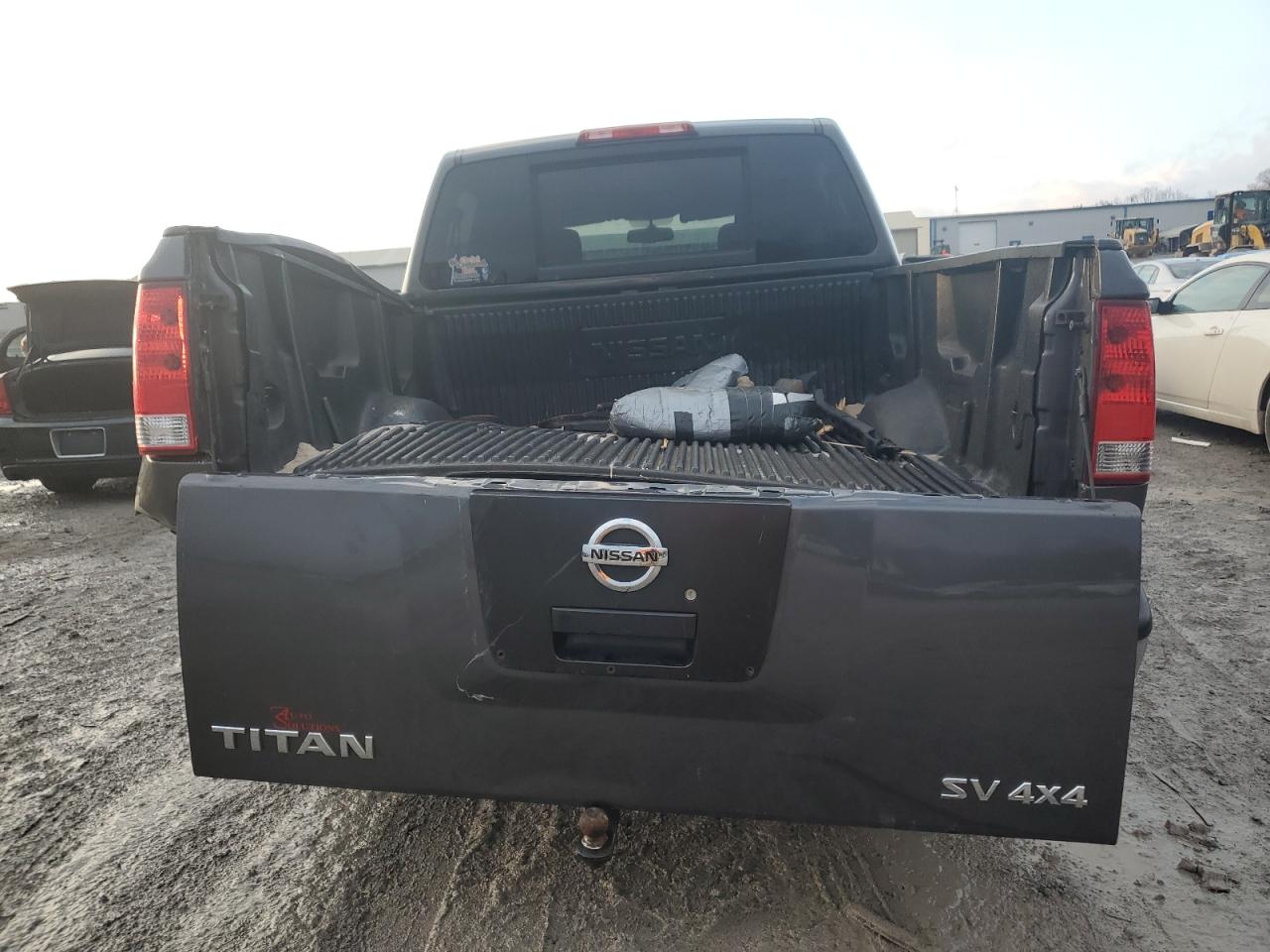 2012 Nissan Titan - Image 6