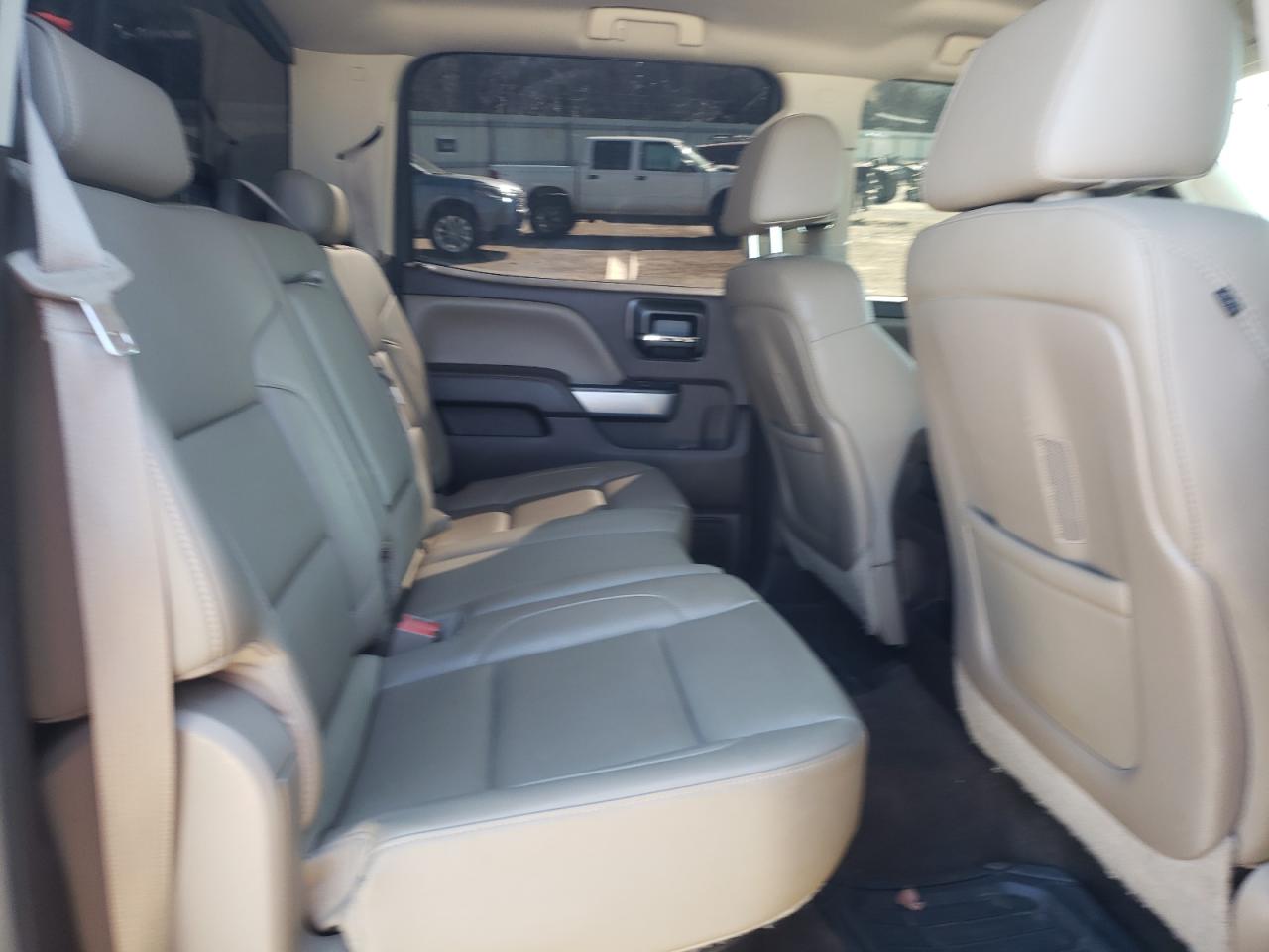 2015 Chevrolet Silverado - Image 10