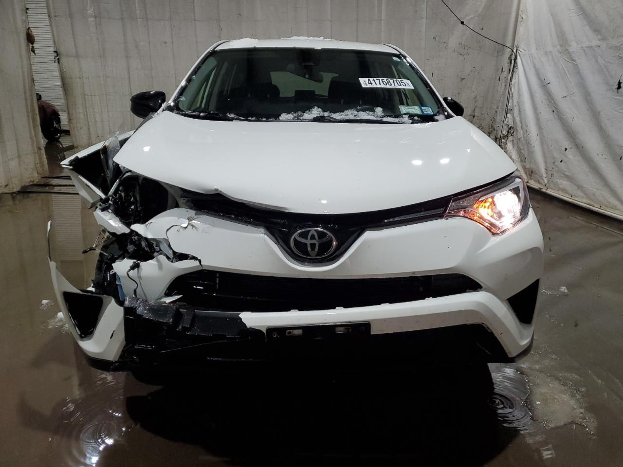 2018 Toyota RAV 4 - Image 5